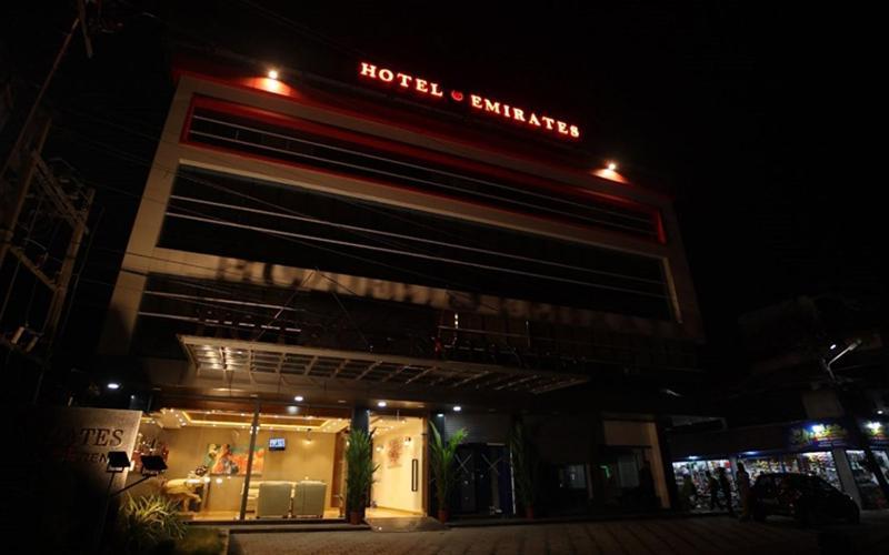 Hotel Emirates Kannangad Exteriér fotografie