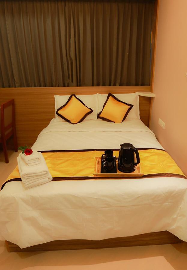Hotel Emirates Kannangad Exteriér fotografie