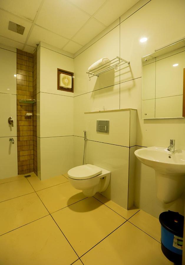 Hotel Emirates Kannangad Exteriér fotografie