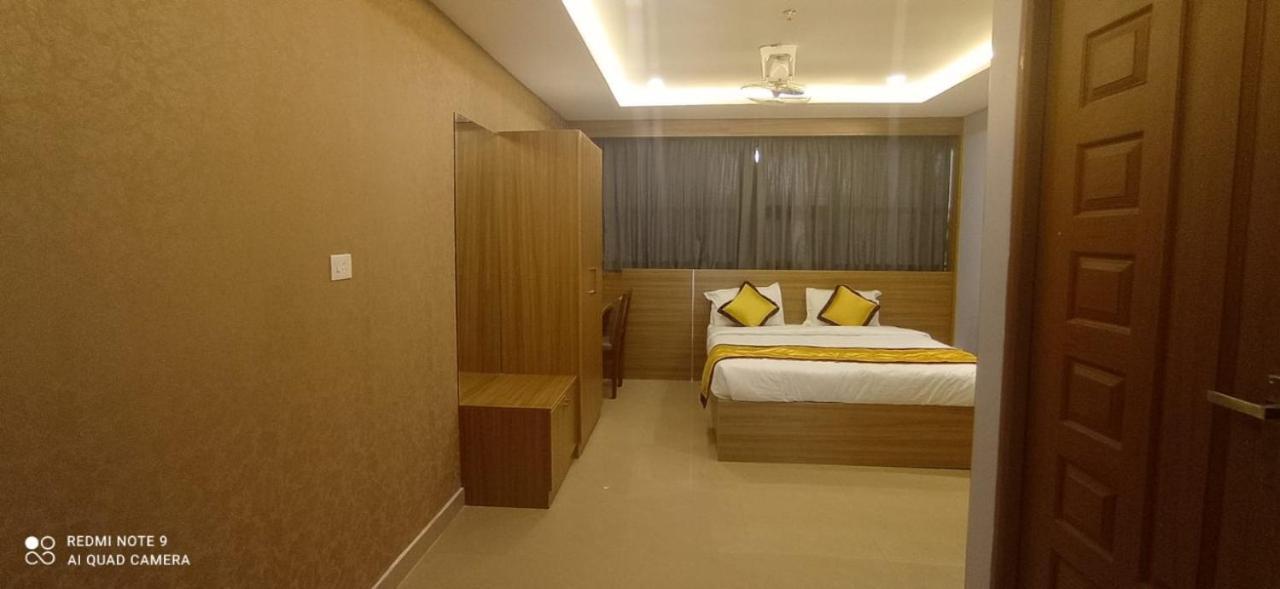 Hotel Emirates Kannangad Exteriér fotografie
